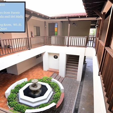 Versteeg Vacations - Fontana Residences Cebú Exterior foto